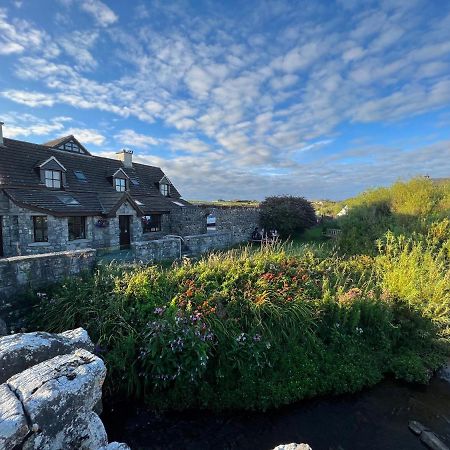 Aille River Tourist Hostel Glamping Doolin Exterior photo